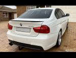 BMW E90 330i M Garage 05.jpg